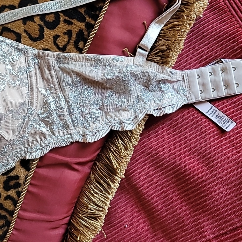 Bra - Picture 2 of 7